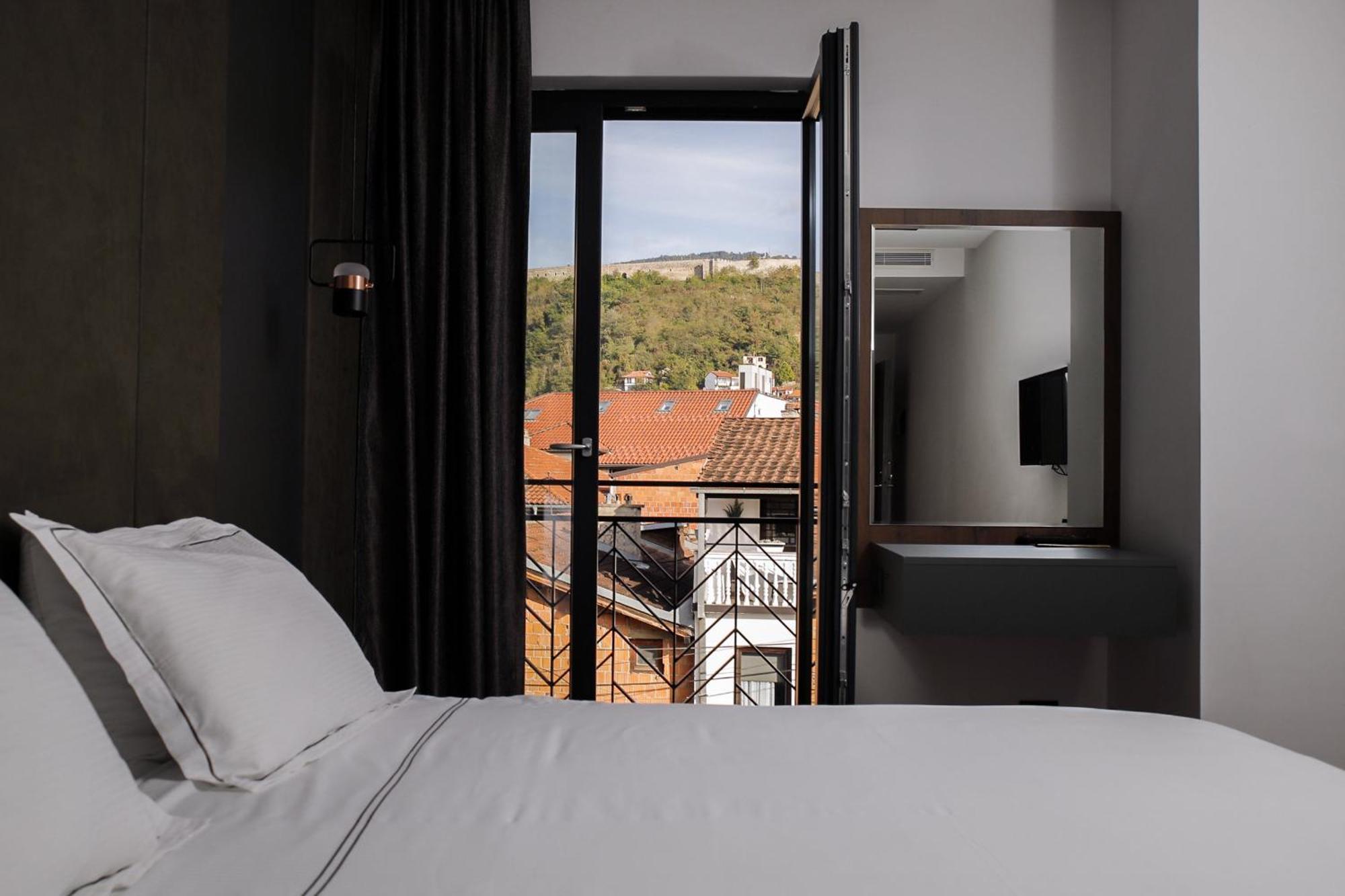 Triumf Hotel Prizren Eksteriør bilde