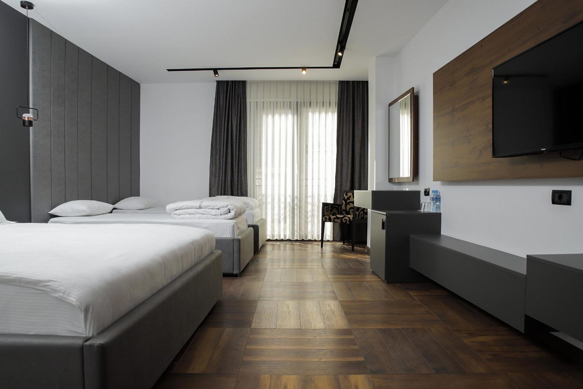Triumf Hotel Prizren Eksteriør bilde