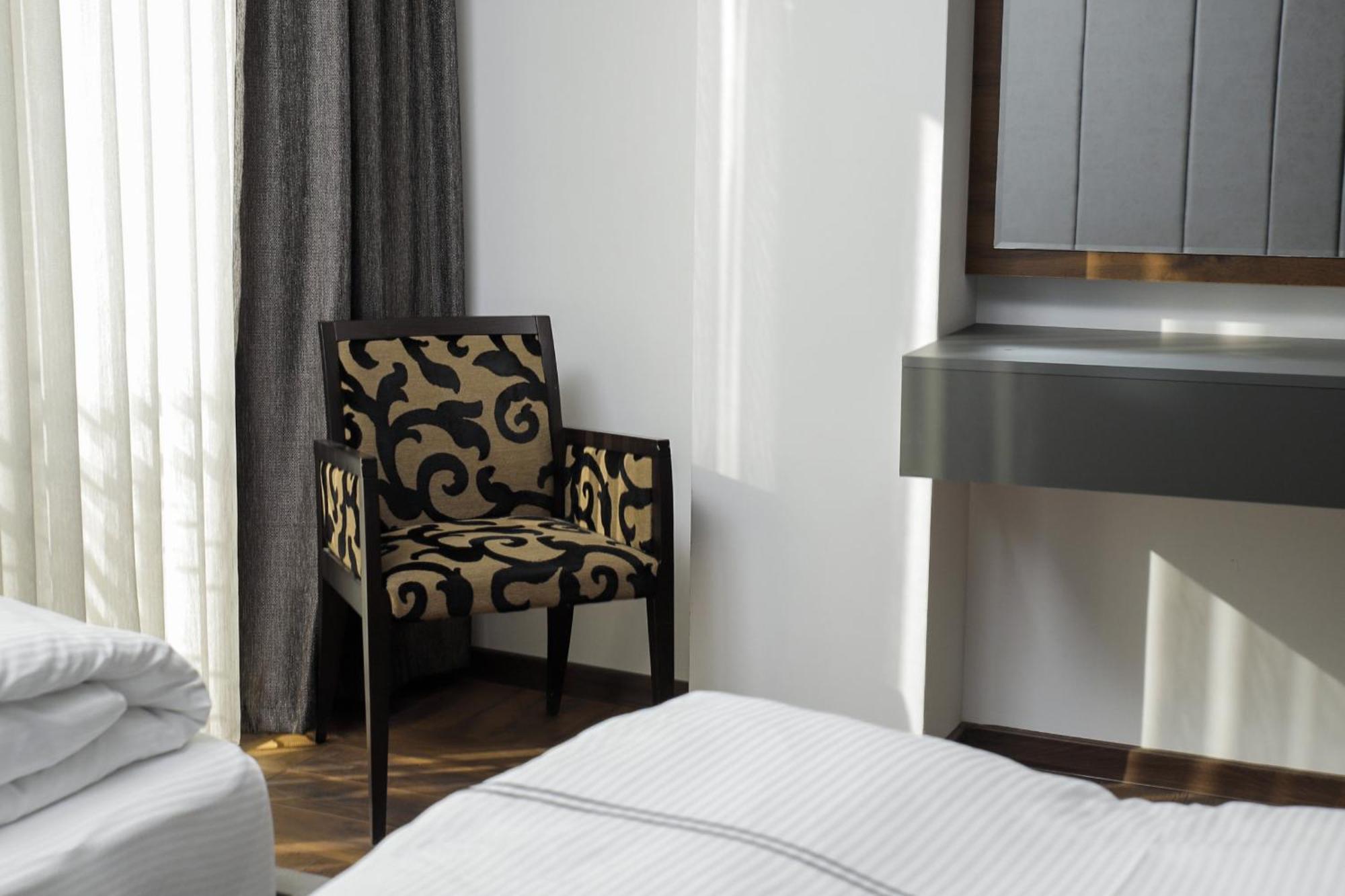 Triumf Hotel Prizren Eksteriør bilde