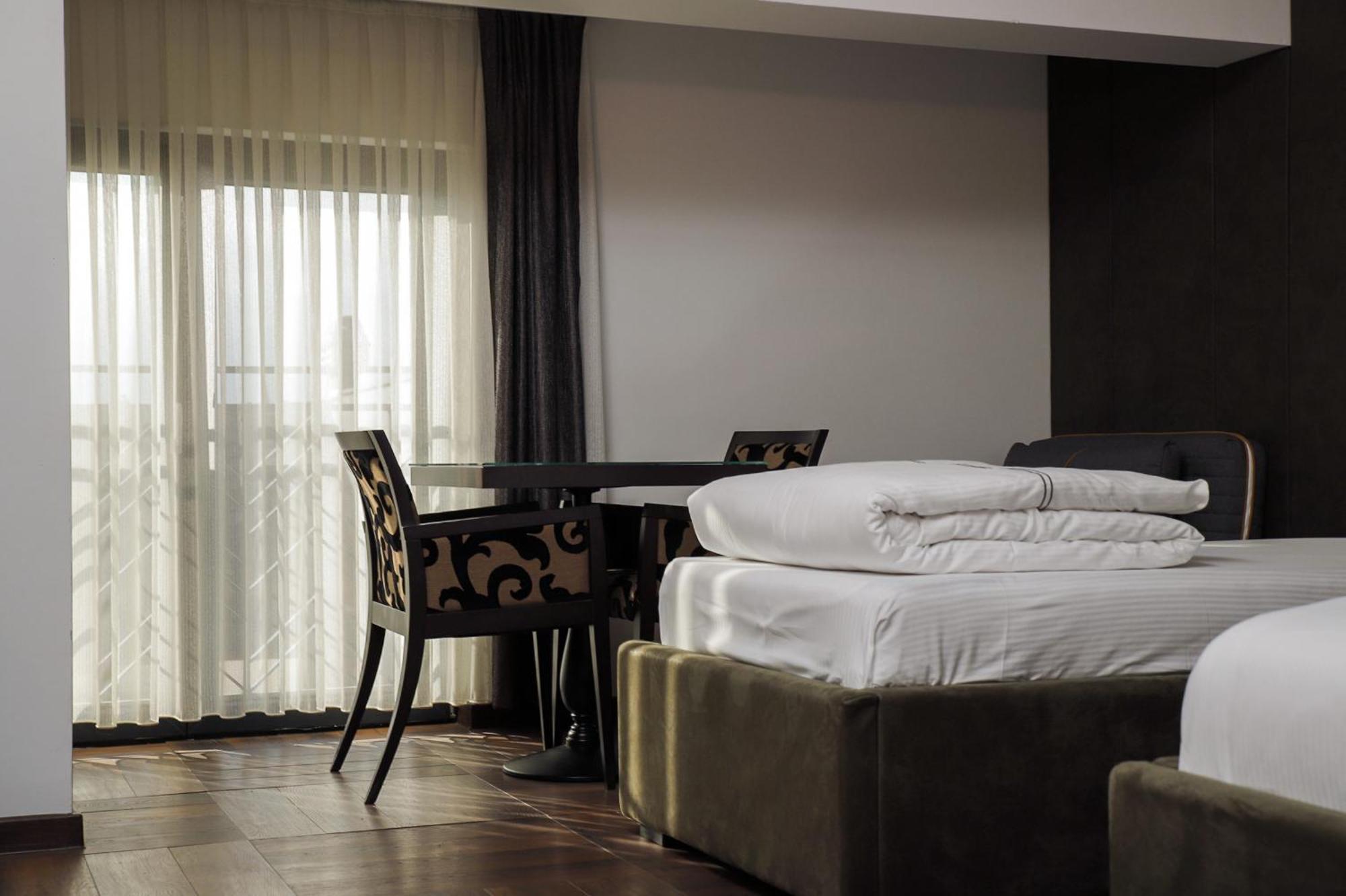 Triumf Hotel Prizren Eksteriør bilde
