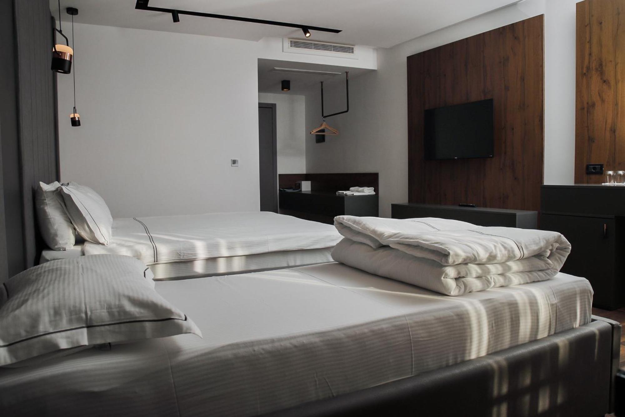 Triumf Hotel Prizren Eksteriør bilde